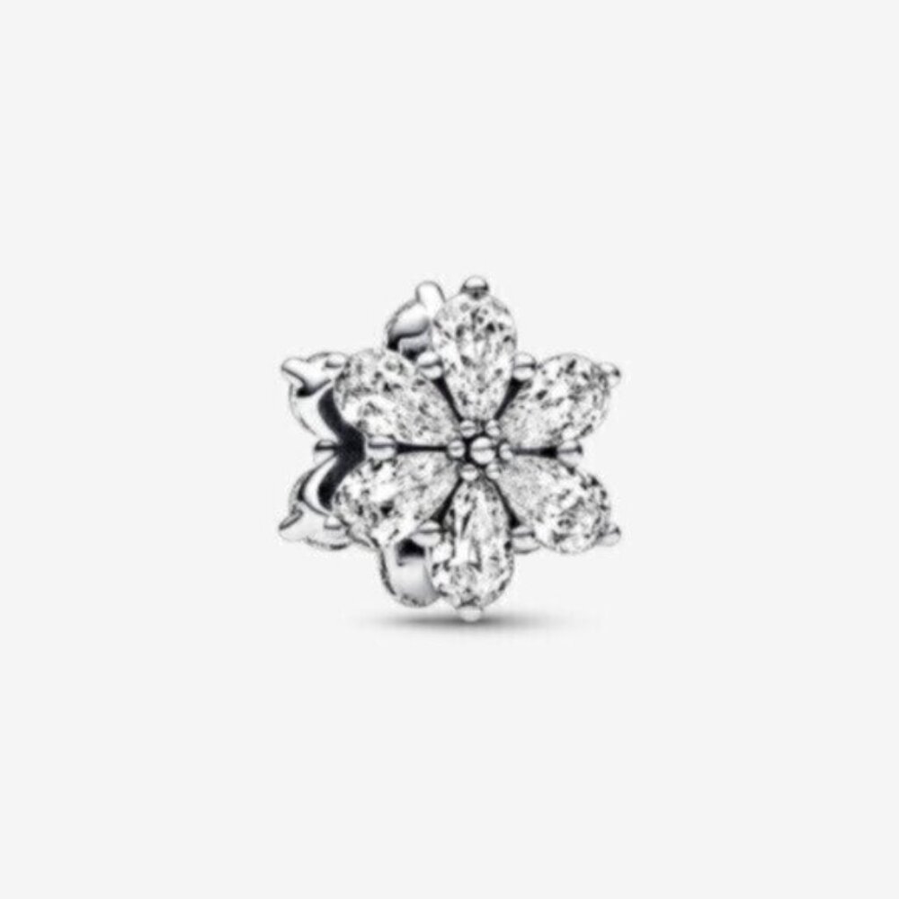 Pandora Sparkling Herbarium Cluster Charm